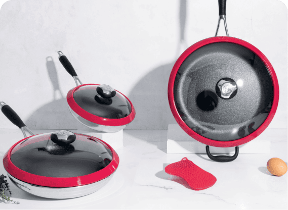 Conjunto de panelas Easy Release Royal Prestige, feitas com aço cirúrgico 316L para máxima durabilidade e preservação de nutrientes, sem grudar os alimentos. Utensílios de cozinha premium em aço cirúrgico.